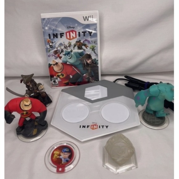 Disney Other - Disney Infinity 1.0 Originals Nintendo Wii Starter Set Game Disc Portal Figures